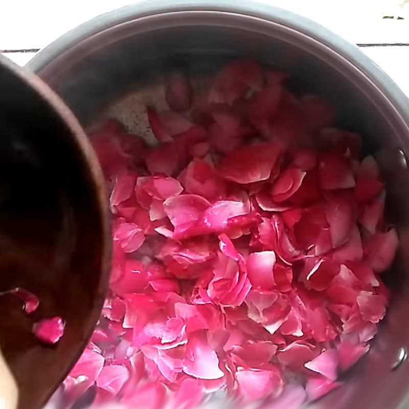 Step 2 Cooking and Extracting Rose Water with Fresh Roses