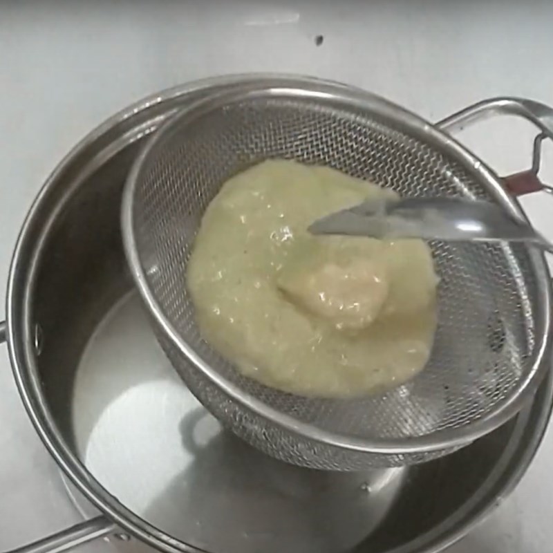 Step 3 Cook and blend the porridge Fresh shrimp moringa porridge
