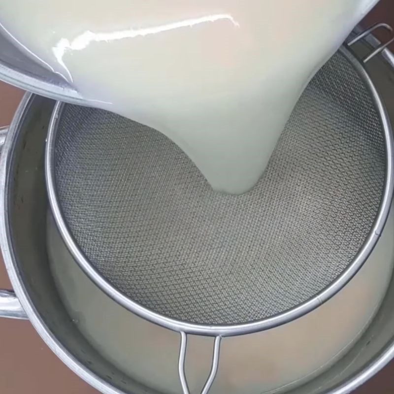 Step 3 Cooking and blending rice for roasted rice milk