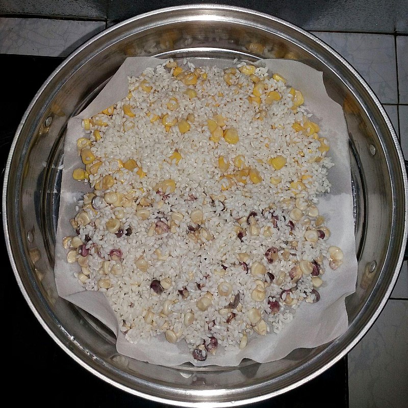 Step 3 Cook Sticky Rice American corn sticky rice and sticky rice