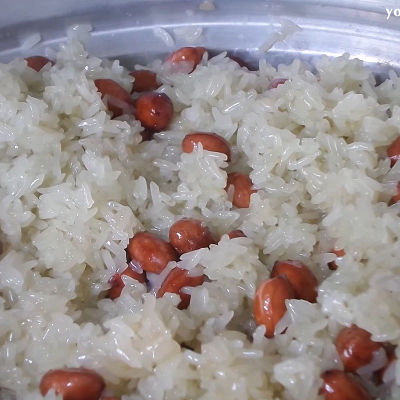 Step 4 Cooking Sticky Rice with Peanut and Pandan Leaves