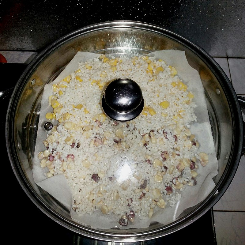 Step 3 Cook Sticky Rice American corn sticky rice and sticky rice