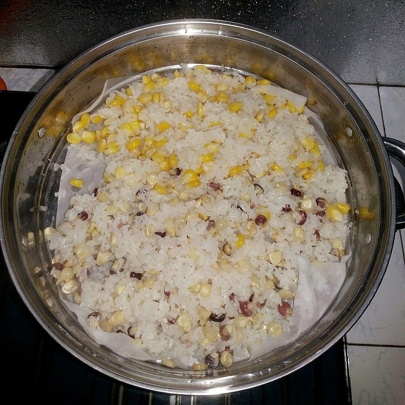 Step 3 Cook Sticky Rice American corn sticky rice and sticky rice