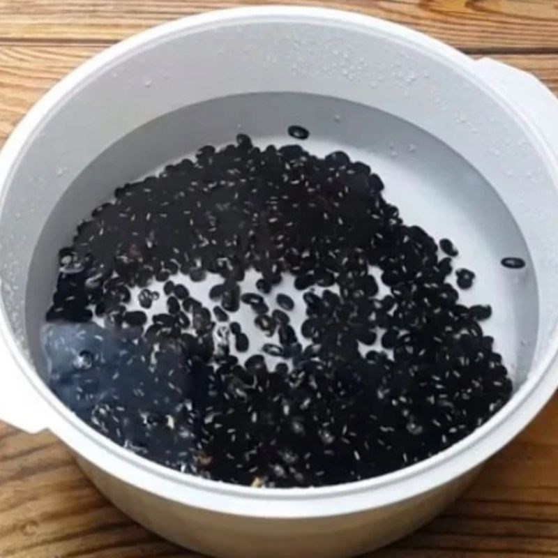 Step 1 Soak black beans for salted black bean porridge