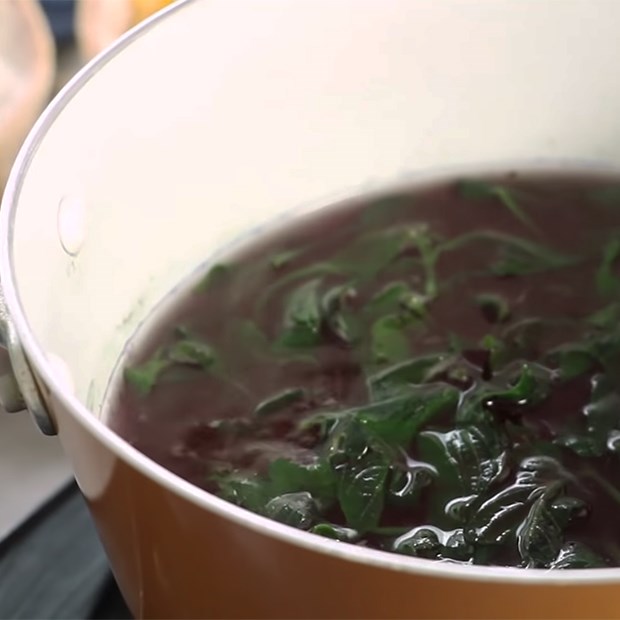 Step 1 Soak sticky rice with butterfly pea flower water Thai Coconut Sticky Rice Ice Cream