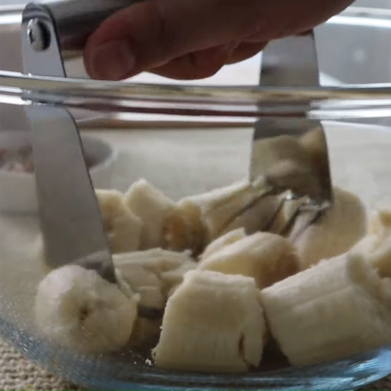 Step 1 Mash bananas Oatmeal banana cereal cake