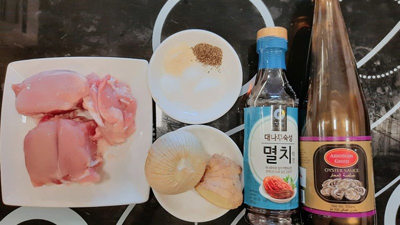 Ingredients for minced chicken stir-fried with ginger