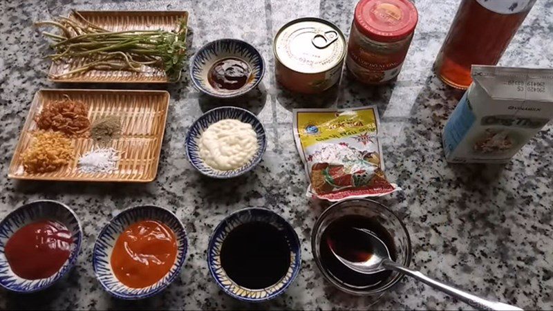 Ingredients for the roasted pork sandwich sauce