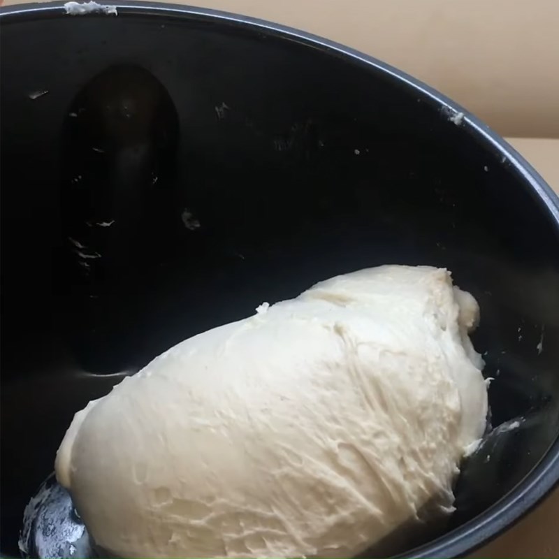 Step 3 Kneading the dough for mayonnaise sauce roll bread
