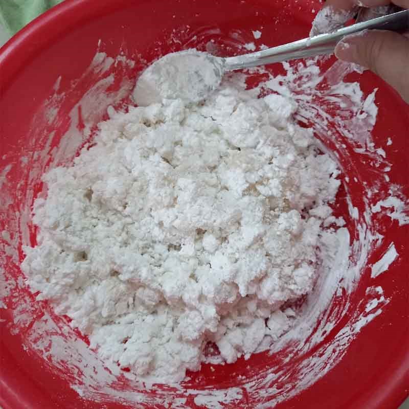 Step 3 Kneading the fish cake dough