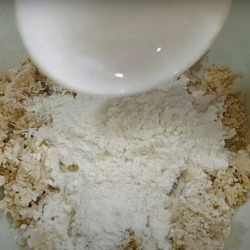 Step 2 Kneading the mixture with flour Vegetarian snakehead fish with vegetarian ham