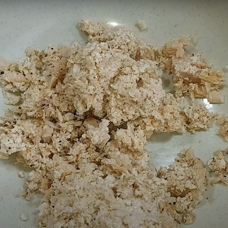 Step 2 Kneading the mixture with flour Vegetarian snakehead fish with vegetarian ham