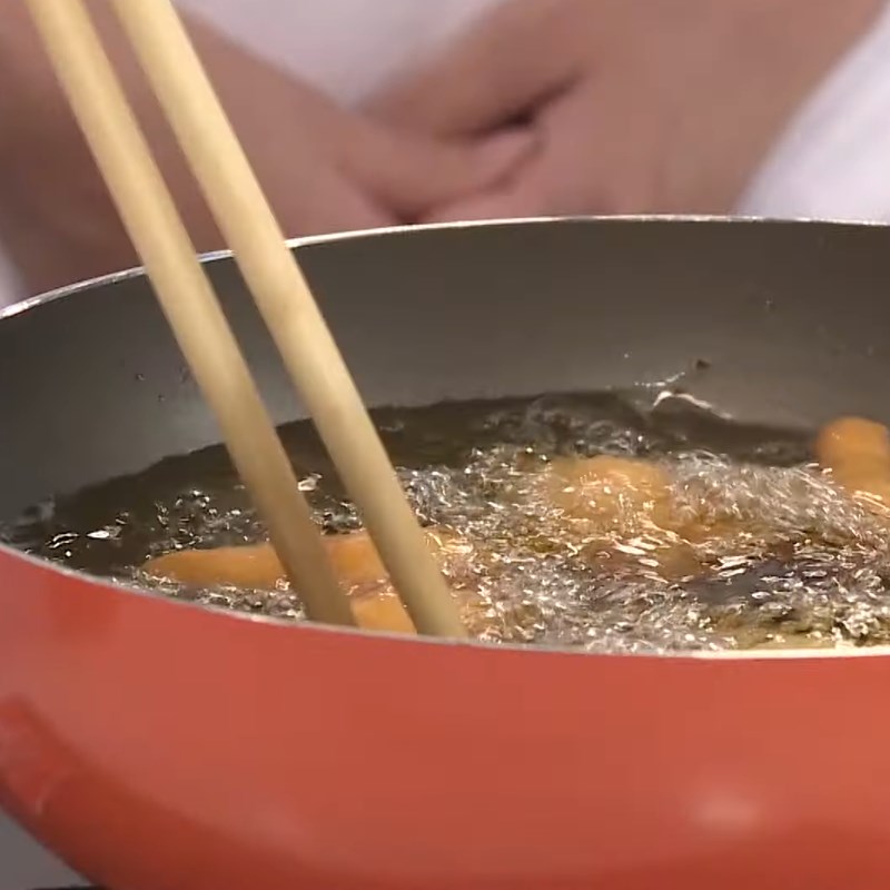 Step 6 Dip in batter and fry fish cake Fish cake wrapped in vegetables and deep-fried