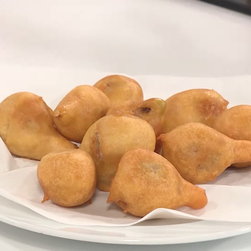 Step 6 Dip in batter and fry fish cake Fish cake wrapped in vegetables and deep-fried