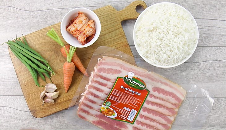 Ingredients for fried rice with bacon