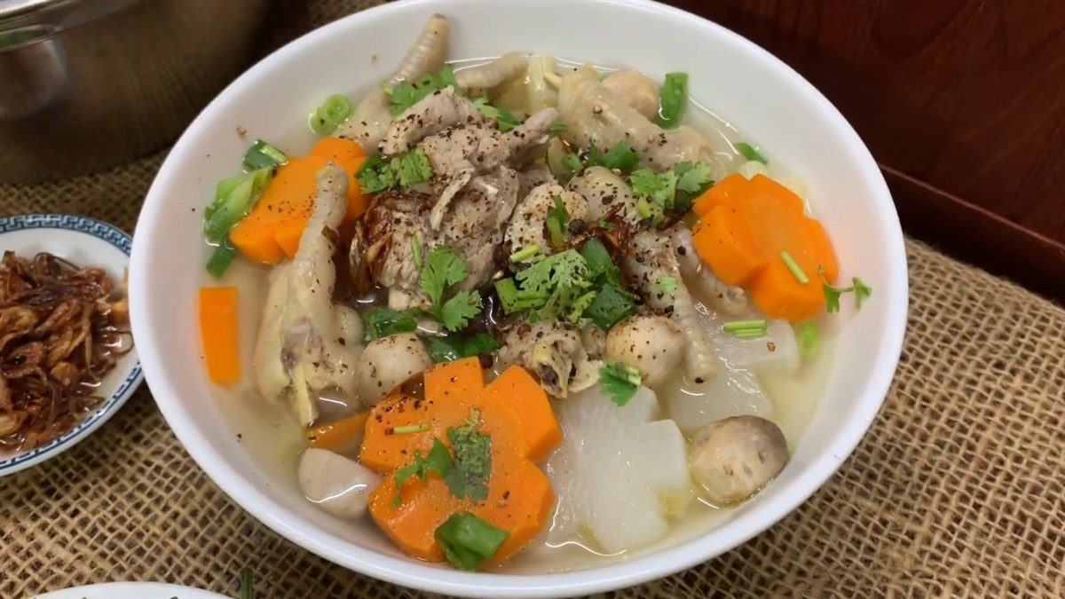 2 ways to cook delicious and easy-to-make pork rib and pig trotter pasta 23 Pork bone noodles with chicken feet