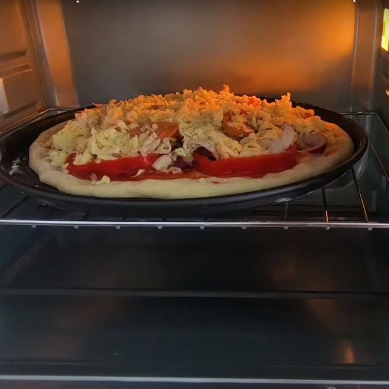 Step 5 Baking the chicken cheese pizza