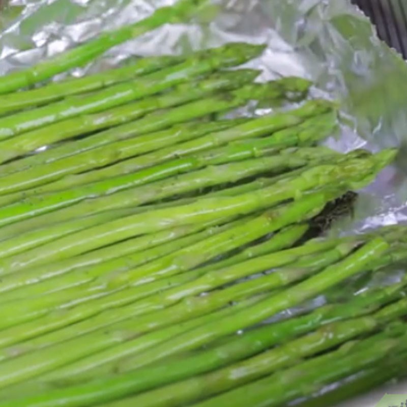 Step 2 Grill asparagus Grilled asparagus with garlic