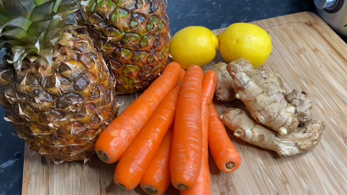 Ingredients for pineapple juice