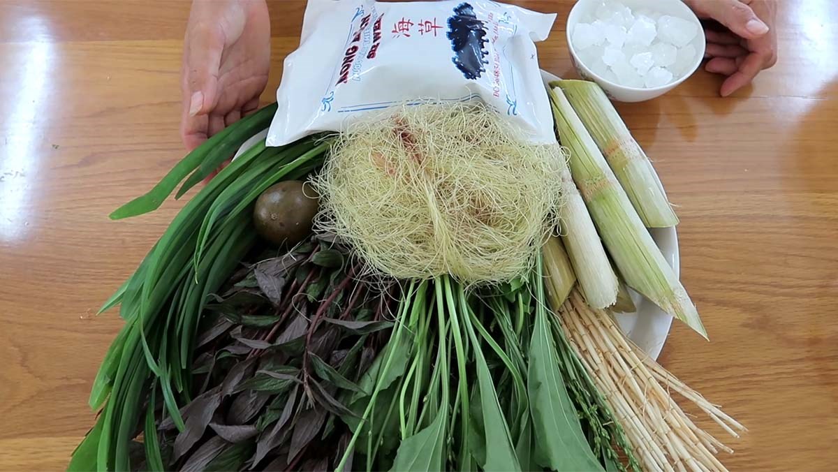 Ingredients for cool water dish