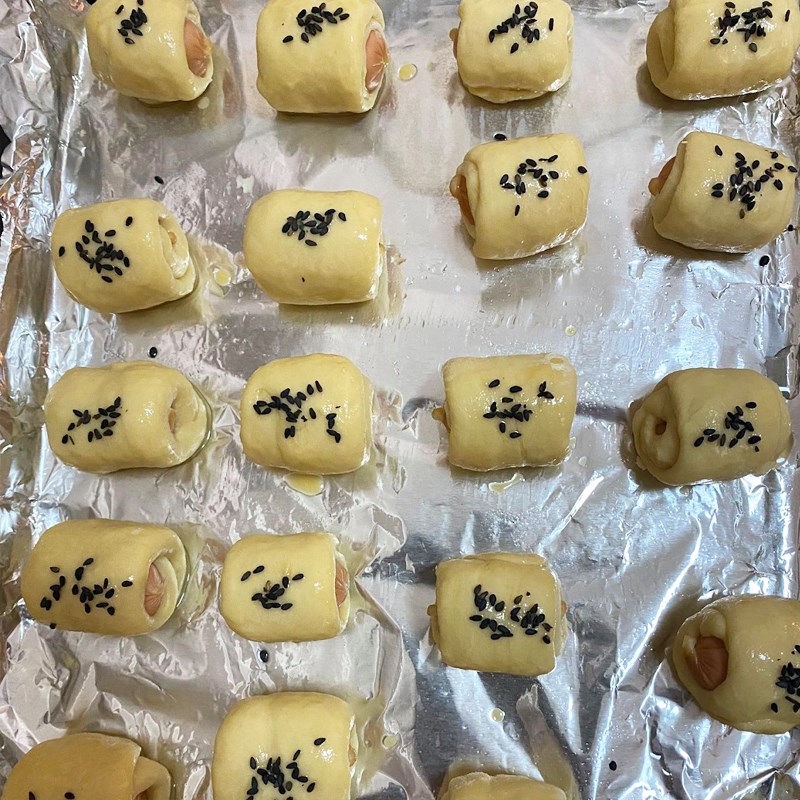 Step 4 Baking the dough Mini sausage roll