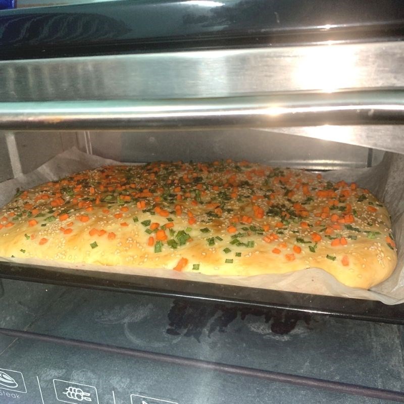 Step 7 Bake the bread Rolled bread with pork floss and egg sauce