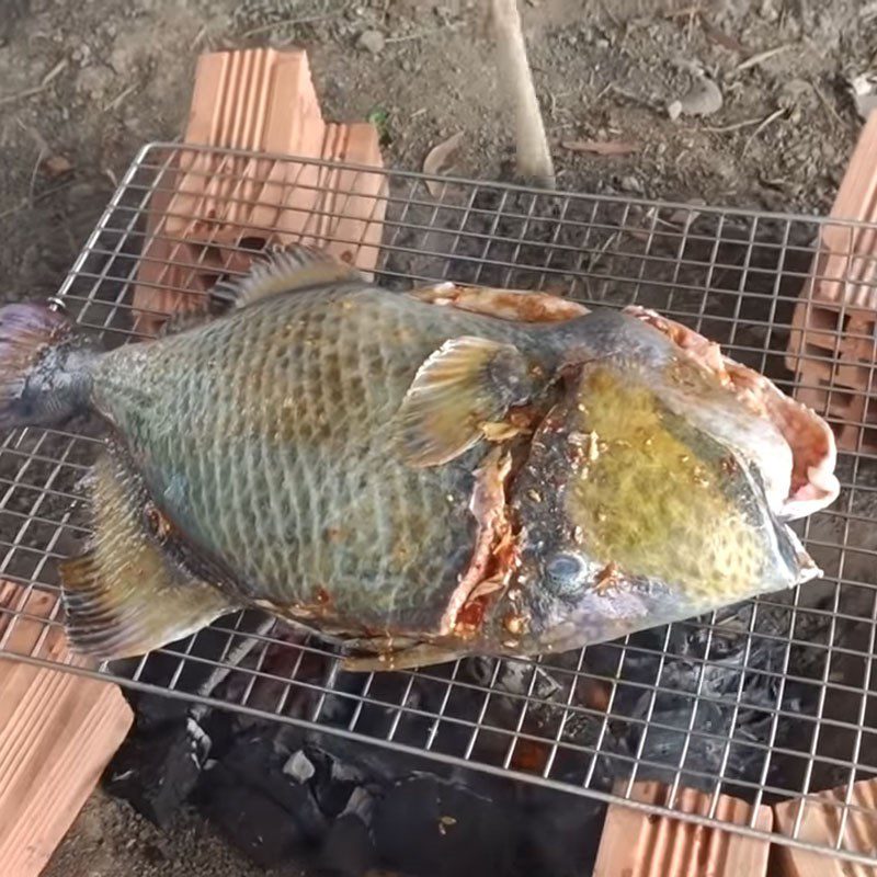 Step 4 Grill the fish Grilled Satay Fish