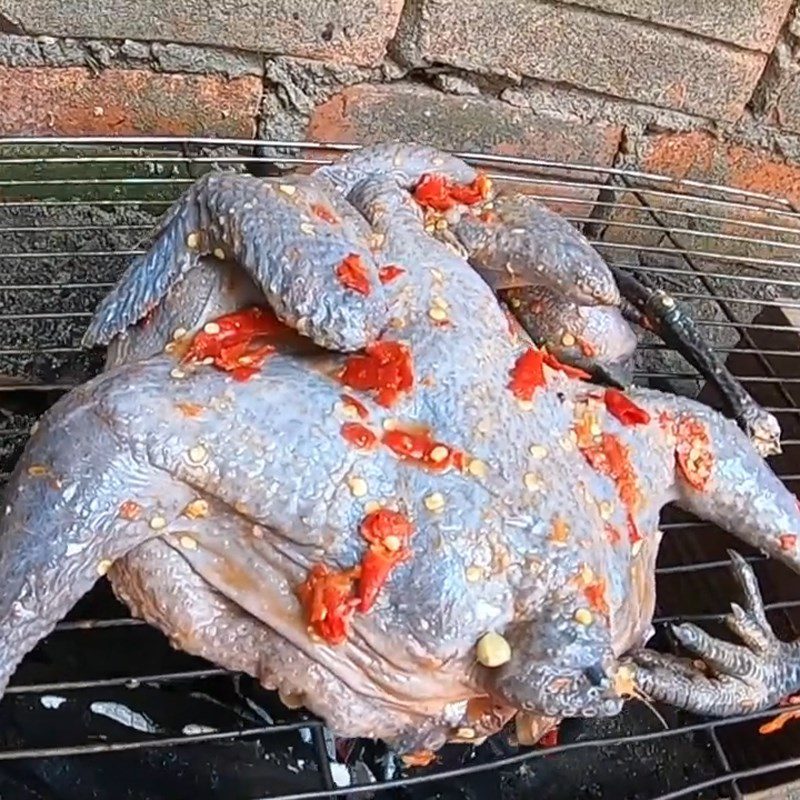 Step 3 Grilling the black chicken Black chicken grilled with chili salt