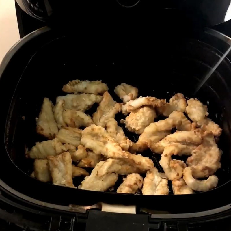 Step 4 Fry the squid Crispy fried squid with salt and chili using an air fryer