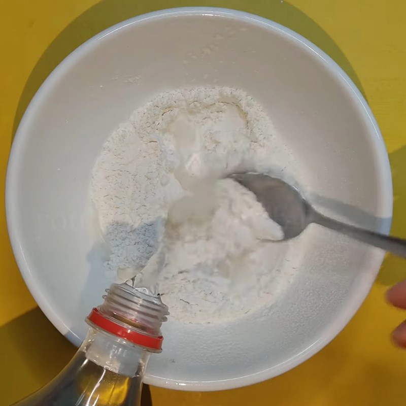 Step 2 Mix the batter Fried sake with cheese shake