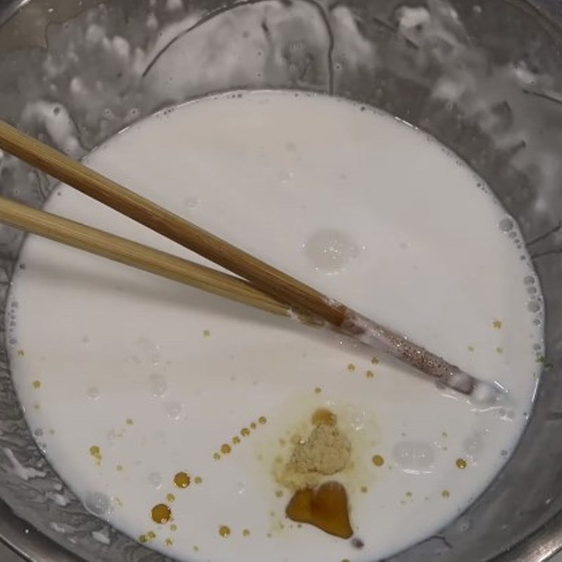 Step 4 Mixing the batter for steamed radish cake