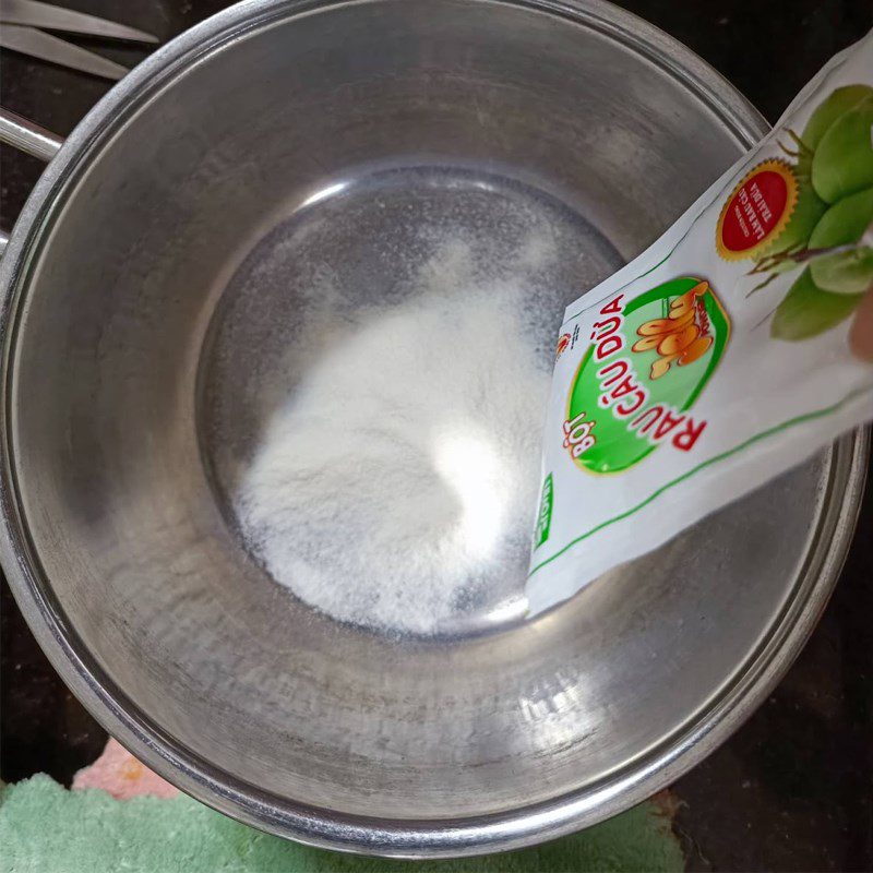 Step 1 Mix the jelly powder Rambutan Jelly