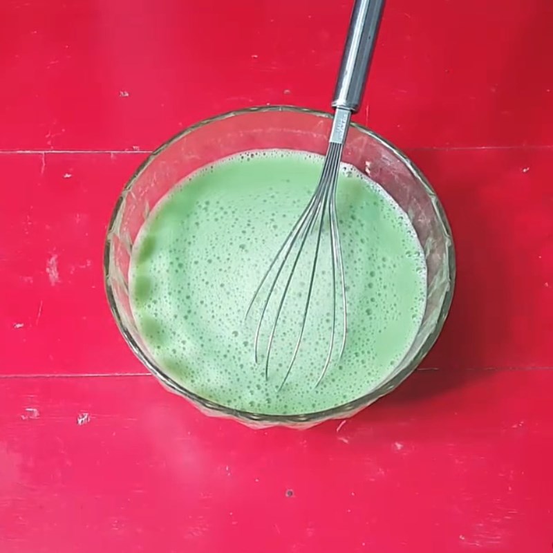 Step 2 Mix pandan leaf soy milk powder for pandan jelly with soy milk