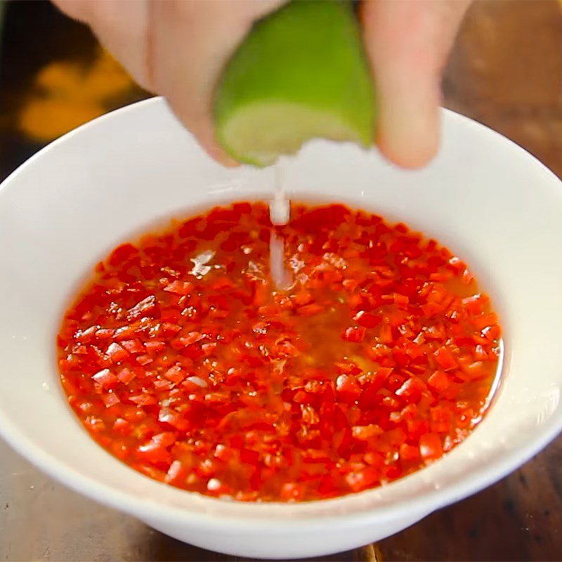 Step 3 Prepare the fish sauce Grilled fish cake