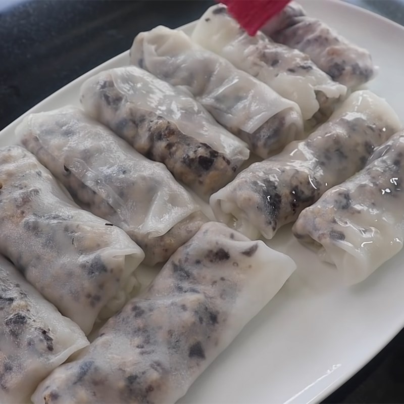 Step 5 Prepare the dipping sauce and complete the rice flour pancakes