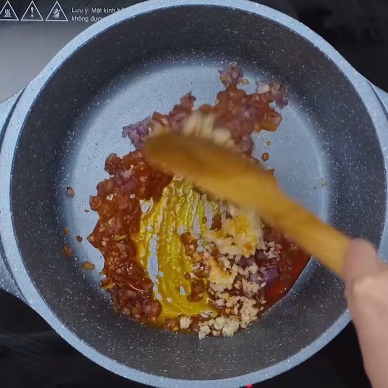 Step 4 Prepare the dipping sauce for grilled spring rolls Ninh Hoa grilled spring rolls