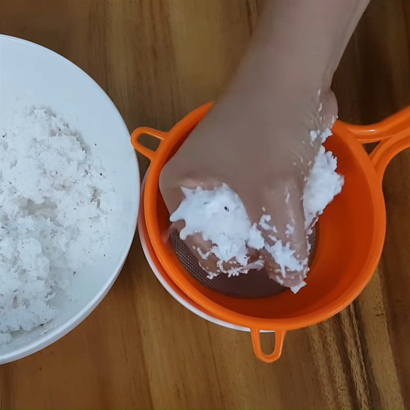 Step 2 Prepare coconut milk for Black Bean Sticky Rice