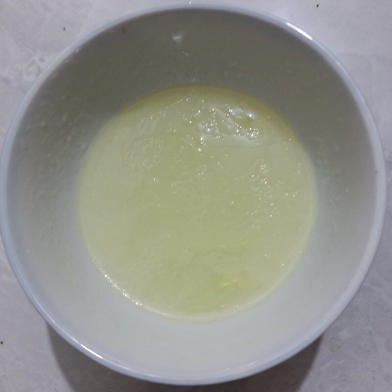 Step 4 Make the sauce for mixed crab grass with eggs and meat