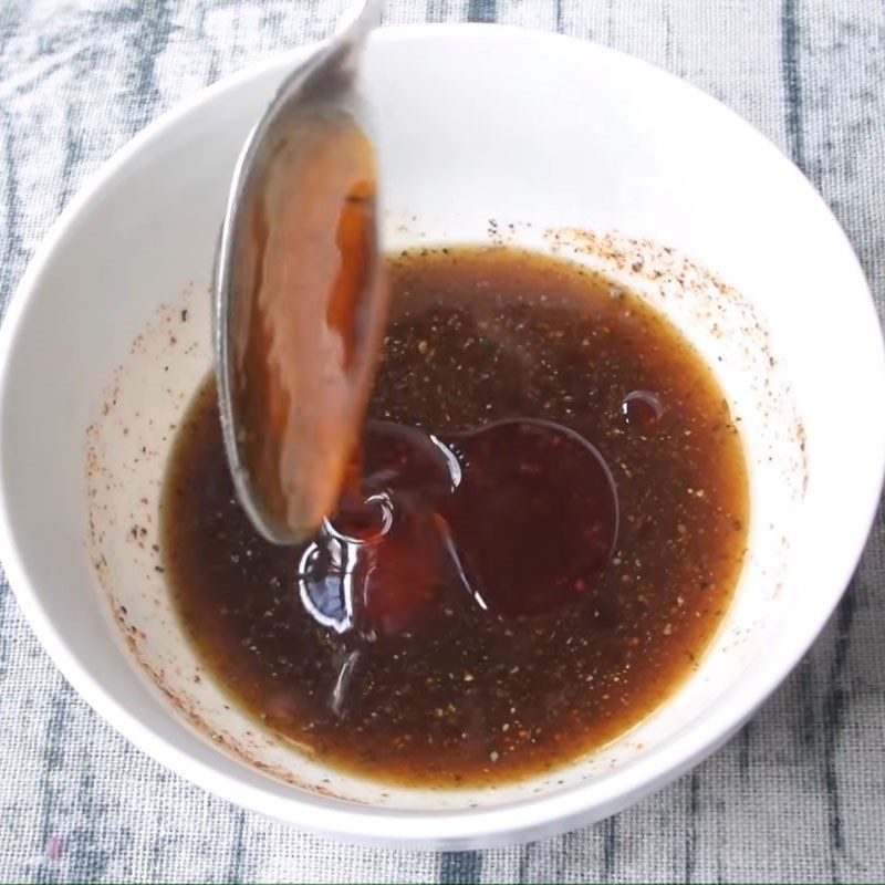 Step 3 Prepare the seasoning sauce for the ribs Honey glazed ribs