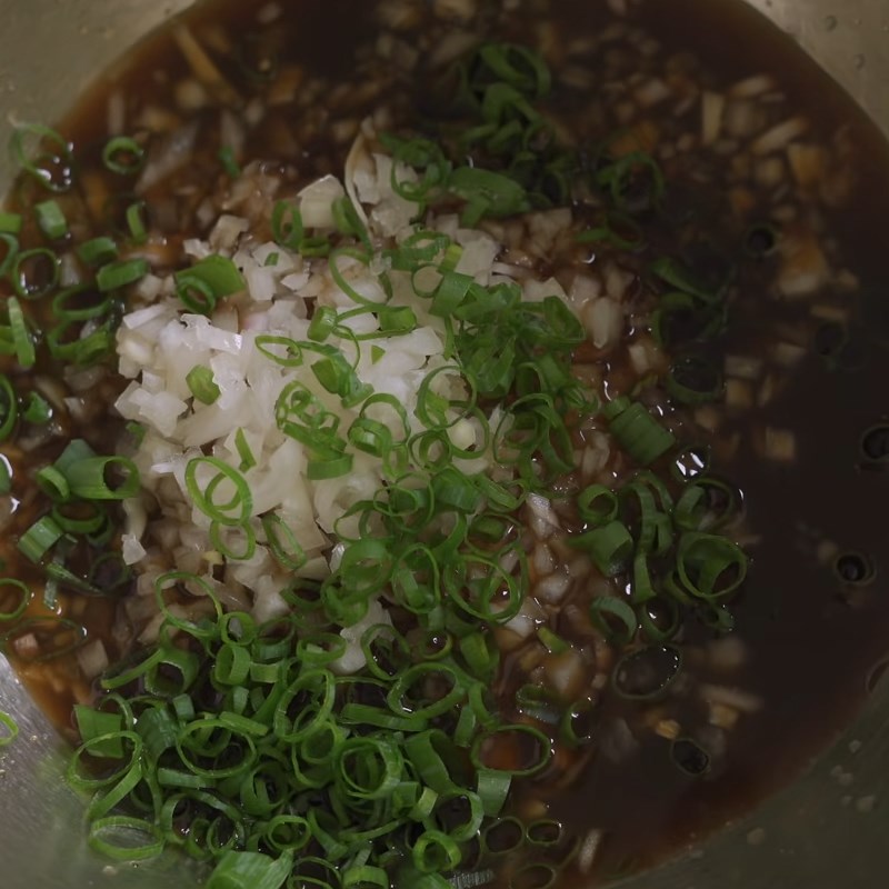 Step 1 Prepare the pouring sauce for Japanese-style beef steak rice