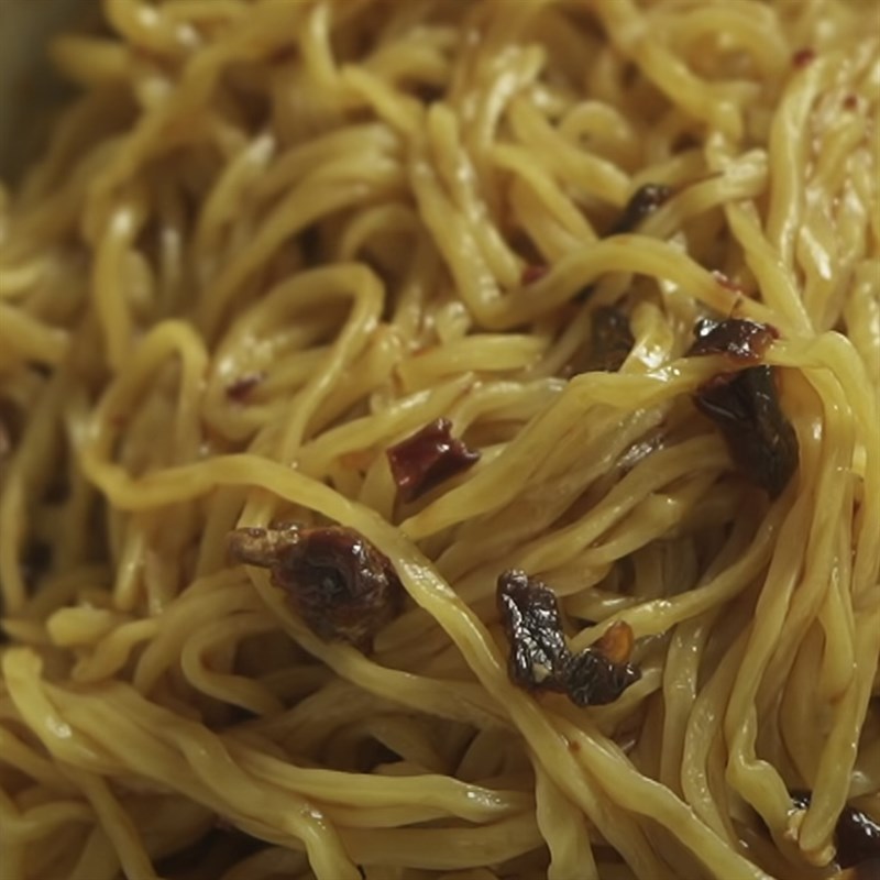Step 3 Mix the sauce and toss the noodles Beef Ball