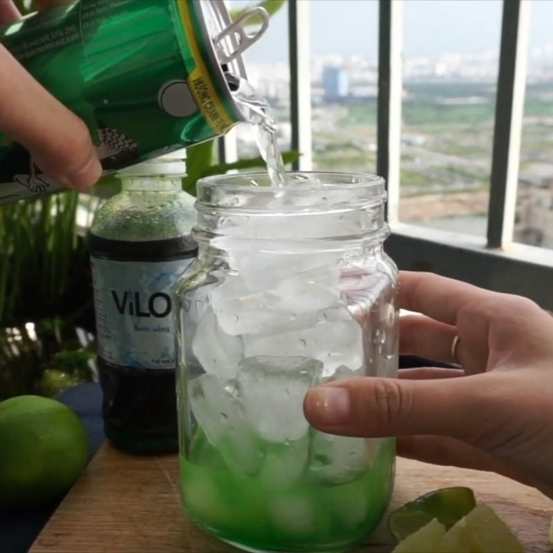 Step 2 Mixing soda Lemon mint soda