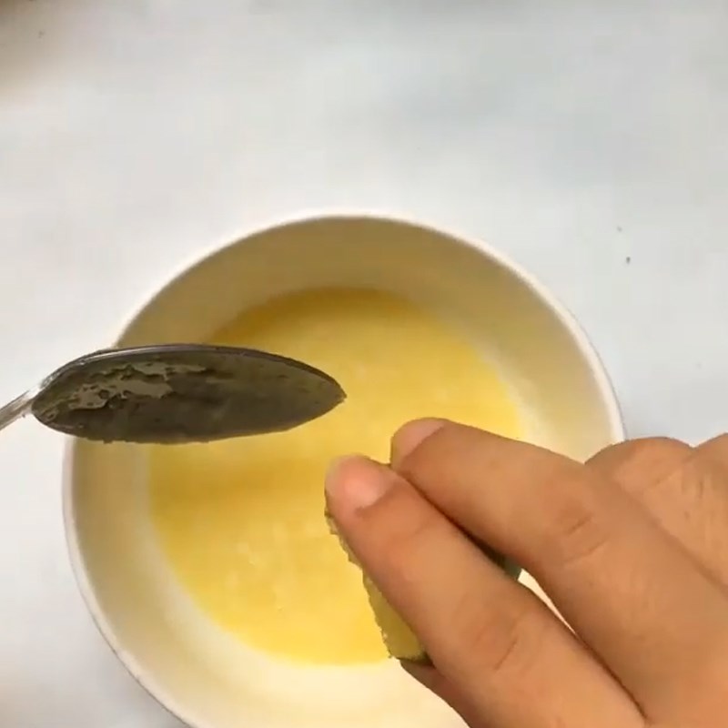 Step 3 Mixing salad dressing Avocado chicken salad
