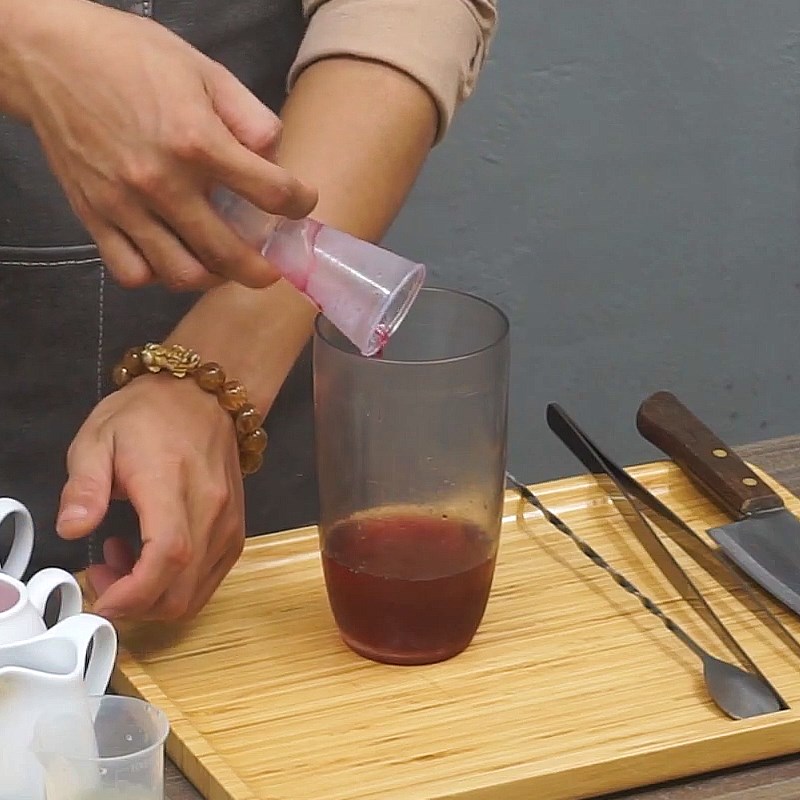 Step 1 Making hibiscus tea with peach