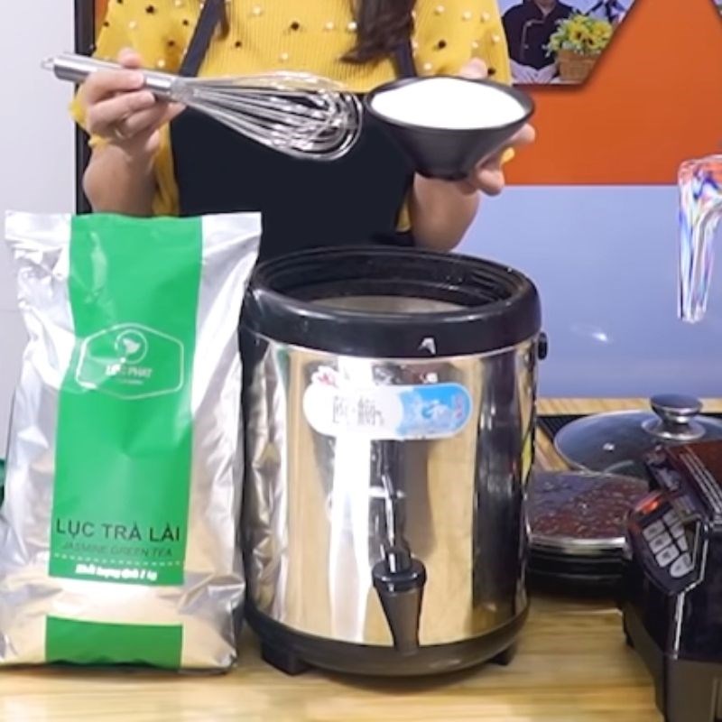 Step 2 Making dragon fruit milk tea