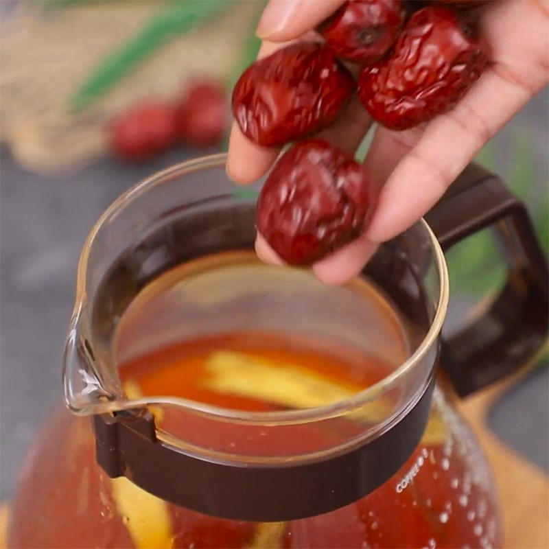 Step 2 Brew tea with the mixture of Lipton licorice tea