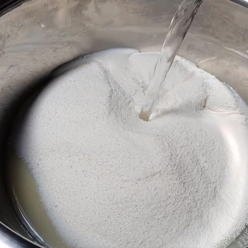 Step 1 Mixing and Incubating Yogurt Green Sticky Rice Yogurt