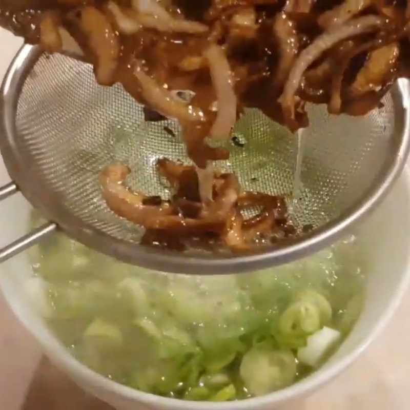 Step 3 Frying shallots and making scallion oil Grilled clams with scallion oil