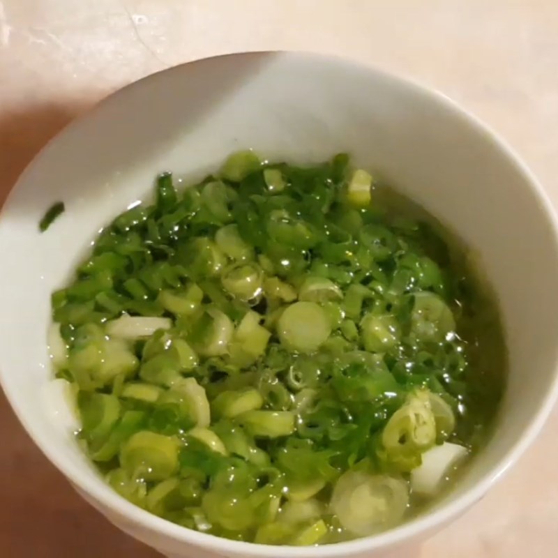 Step 3 Frying shallots and making scallion oil Grilled clams with scallion oil