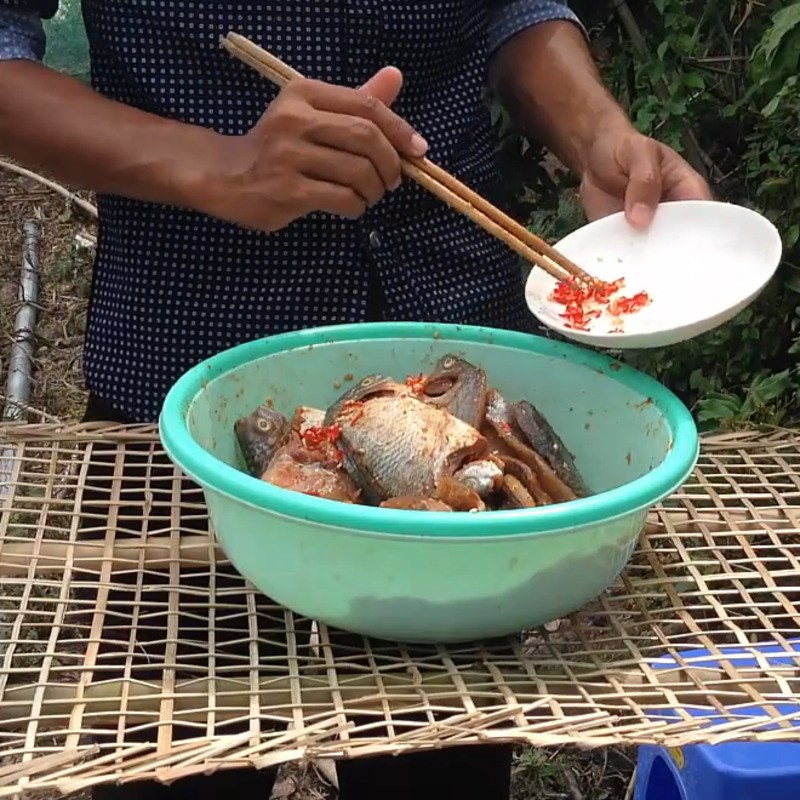 Step 4 Dry the fish Dried tilapia